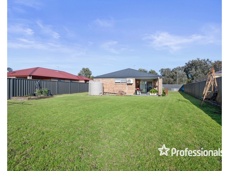 69 Royce Crescent, Lavington NSW 2641