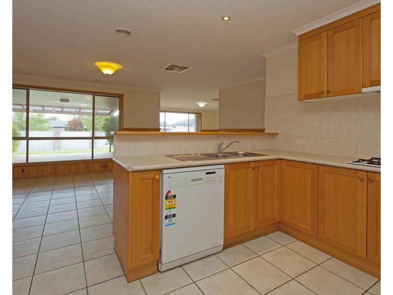 13 Dalton Avenue, Wodonga VIC 3690