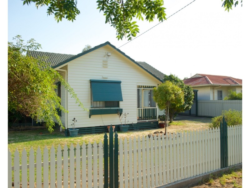 8 Pollard Street, Wodonga VIC 3690