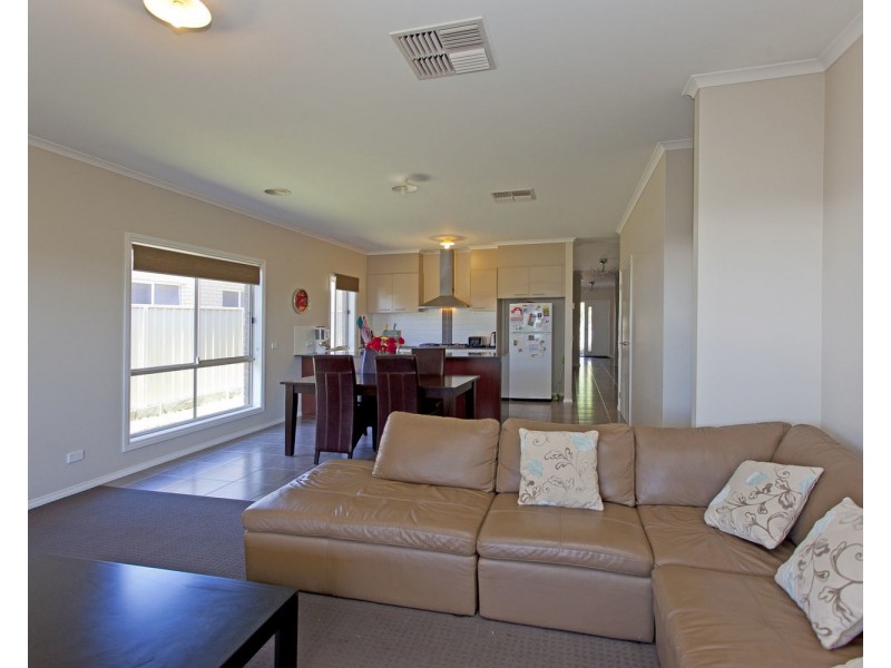 38 Castleton Street, Wodonga VIC 3690