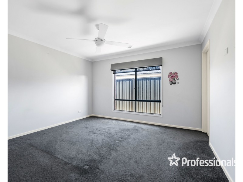 8 Strickland Street, Killara VIC 3691