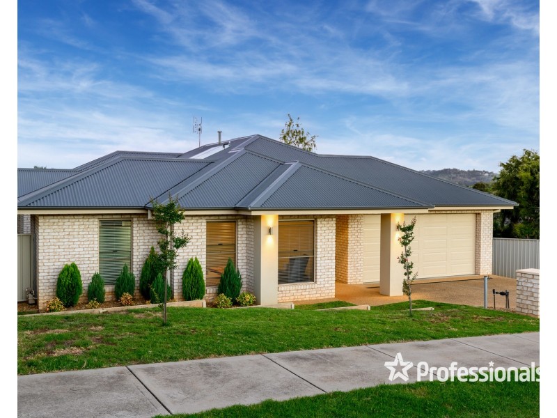 13 Hawk Place, Wodonga VIC 3690