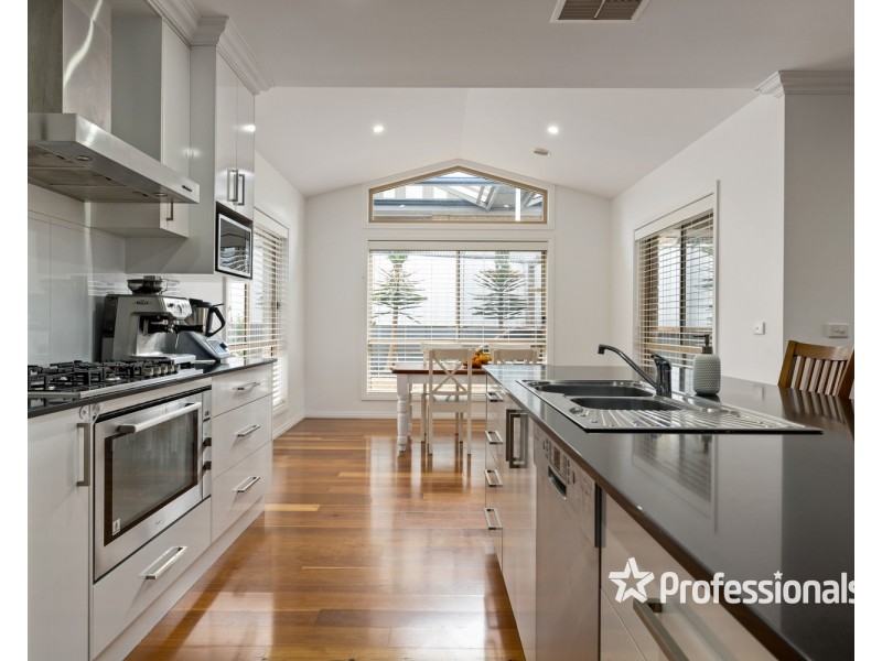 13 Hawk Place, Wodonga VIC 3690