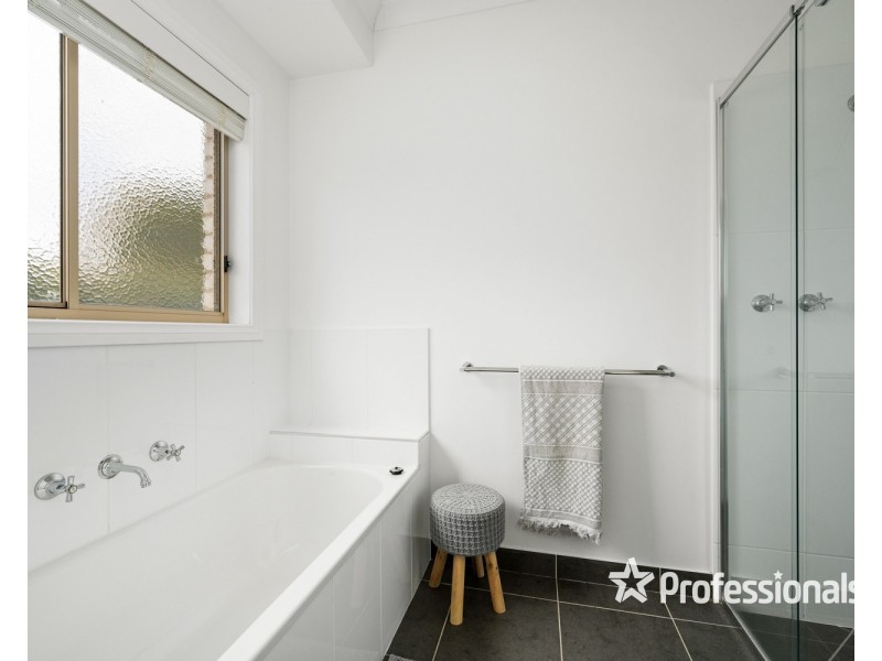 13 Hawk Place, Wodonga VIC 3690