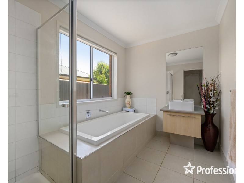 12 Silky Oak Avenue, Wodonga VIC 3690