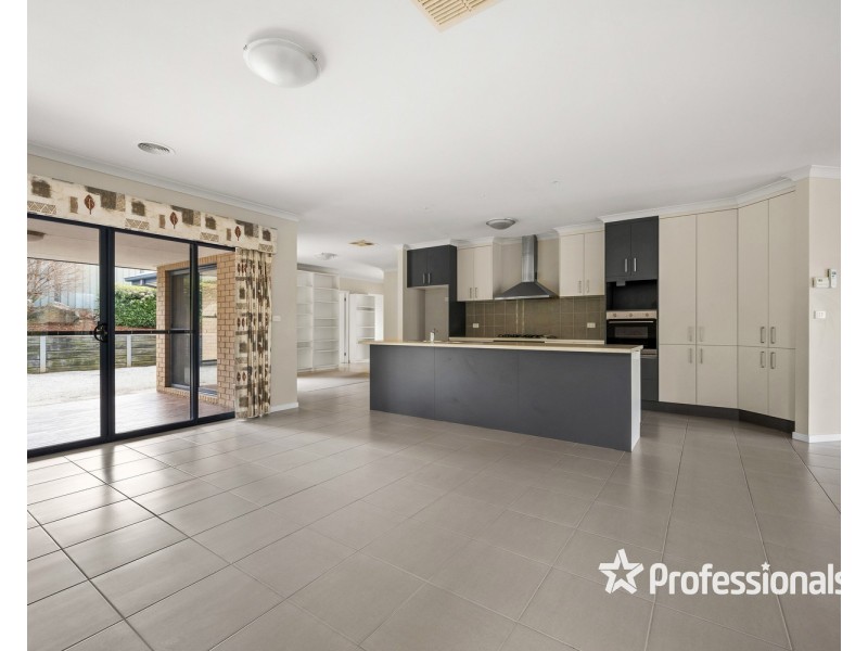 12 Kenneth Watson Drive, Bandiana VIC 3694