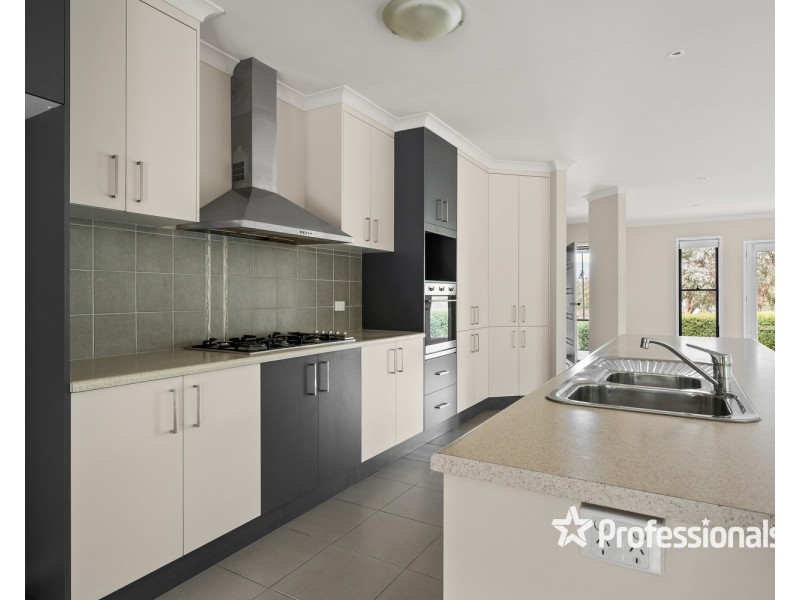 12 Kenneth Watson Drive, Bandiana VIC 3694