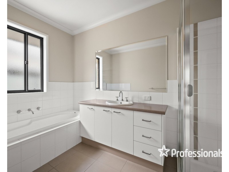 12 Kenneth Watson Drive, Bandiana VIC 3694