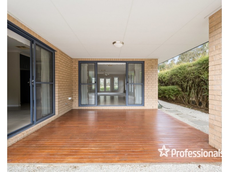 12 Kenneth Watson Drive, Bandiana VIC 3694