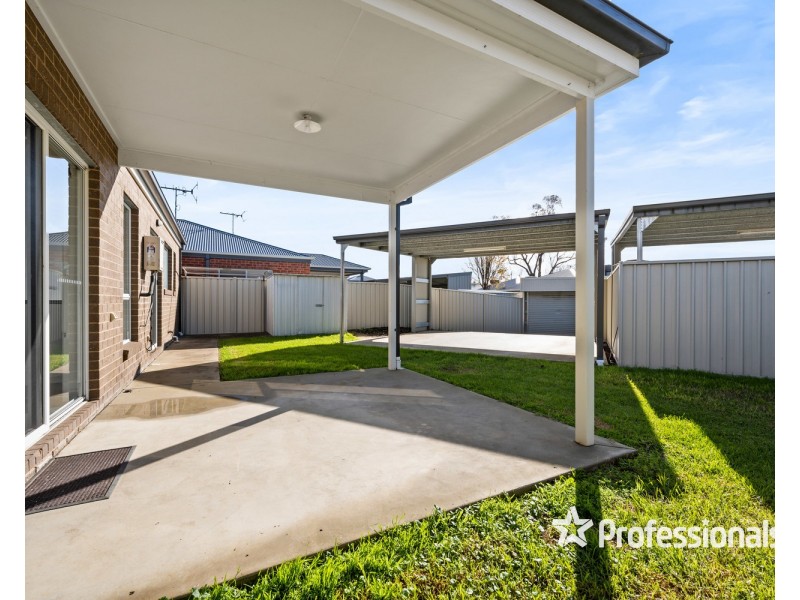 13 Macquarie Road, Wodonga VIC 3690