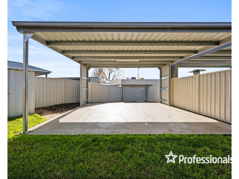 13 Macquarie Road, Wodonga VIC 3690
