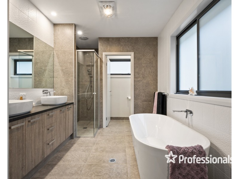 5 Rodeo Drive, Thurgoona NSW 2640