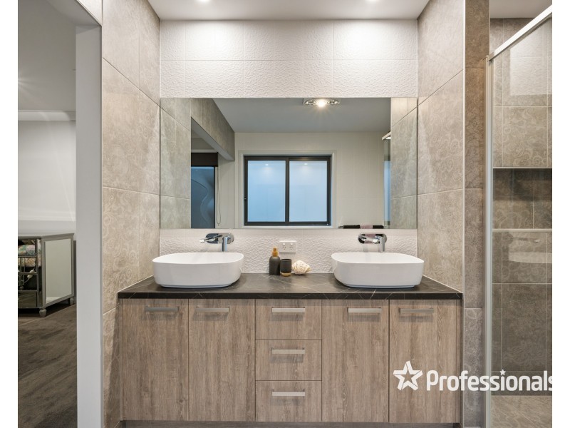 5 Rodeo Drive, Thurgoona NSW 2640