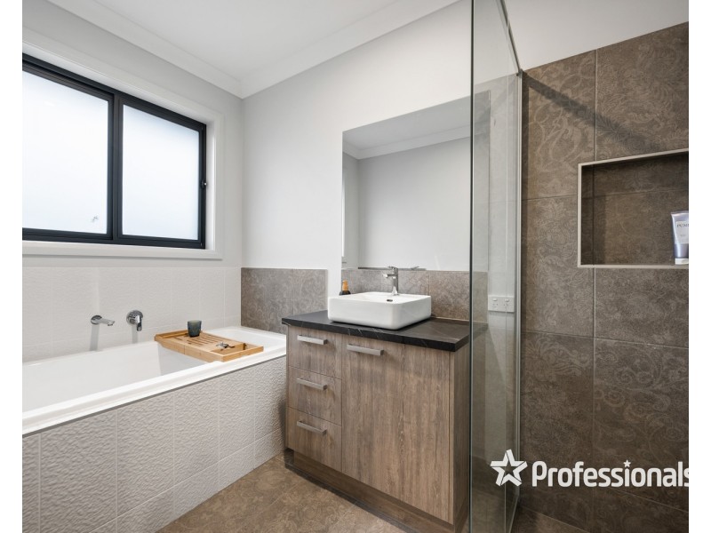 5 Rodeo Drive, Thurgoona NSW 2640