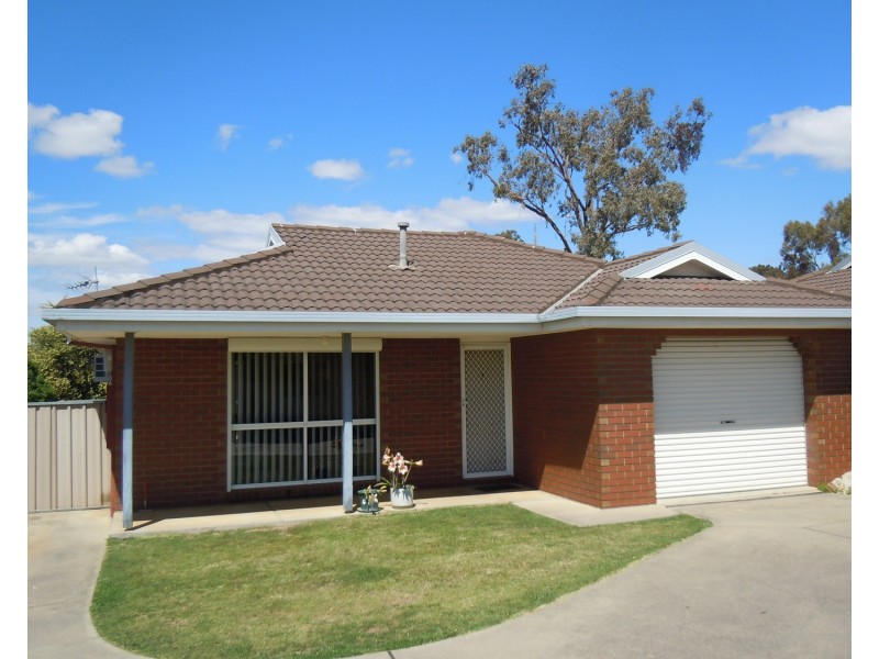 2/13 Kingsbury Court, Wodonga VIC 3690