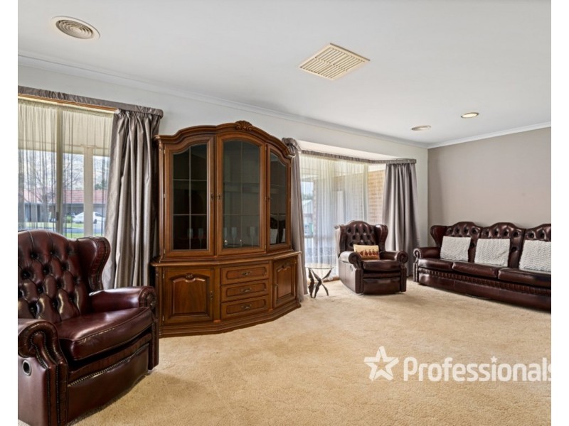 8 Elmslie Circuit, West Wodonga VIC 3690