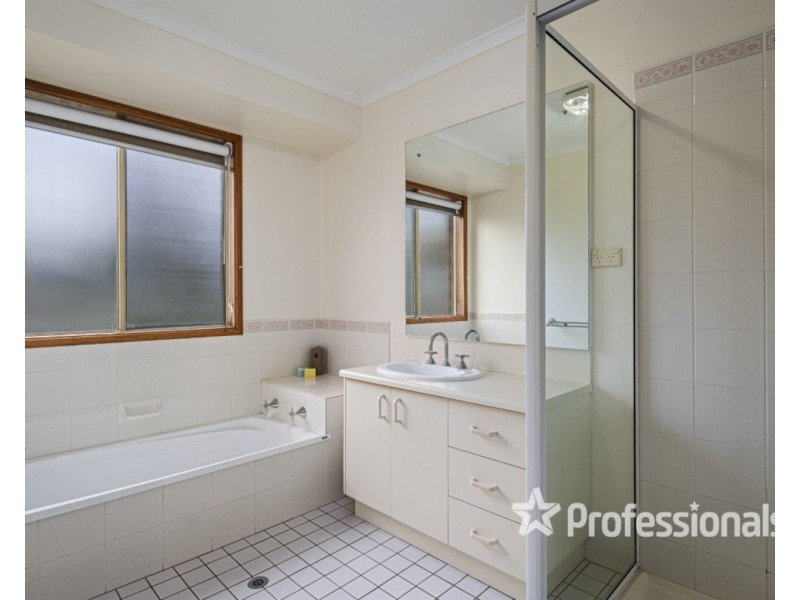 8 Elmslie Circuit, West Wodonga VIC 3690