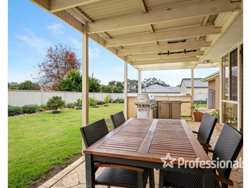 8 Elmslie Circuit, West Wodonga VIC 3690