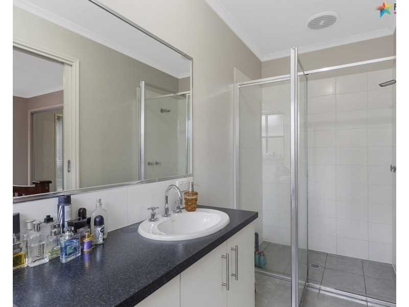 212 Kaitlers Road, Lavington NSW 2641