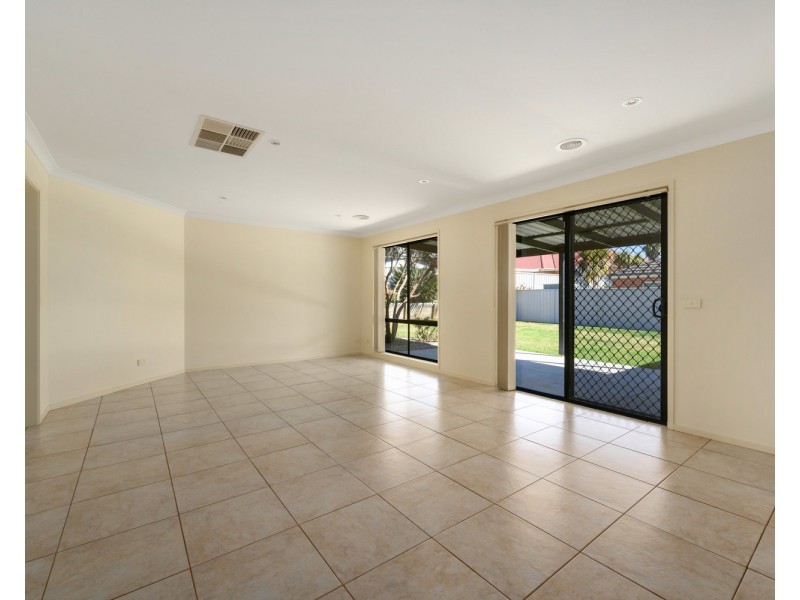 14 Montclair Avenue, Wodonga VIC 3690