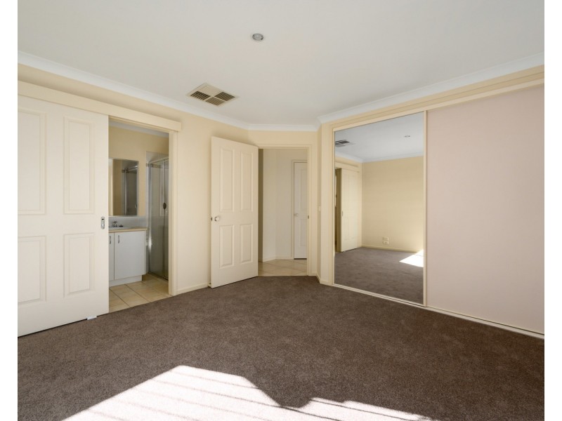 14 Montclair Avenue, Wodonga VIC 3690