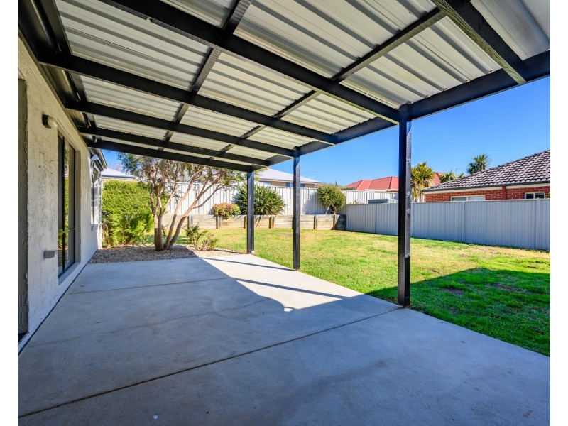 14 Montclair Avenue, Wodonga VIC 3690