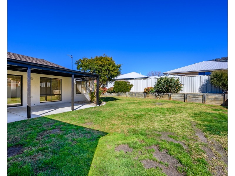 14 Montclair Avenue, Wodonga VIC 3690