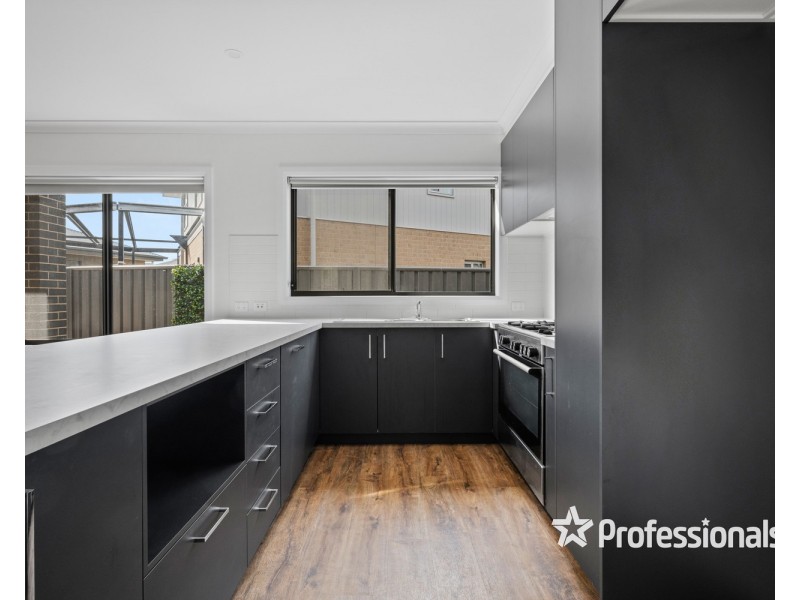 6 Eisenhauer Drive, Thurgoona NSW 2640