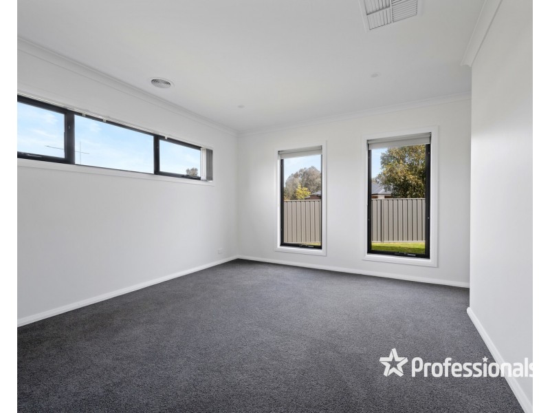 6 Eisenhauer Drive, Thurgoona NSW 2640