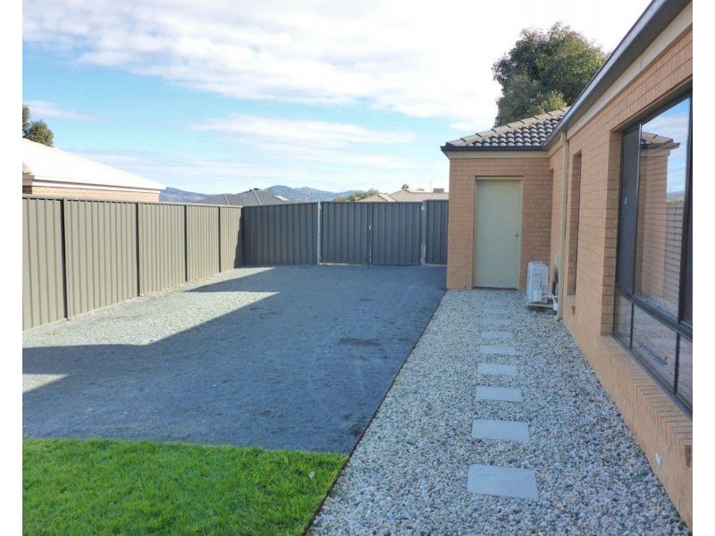 14 Silky Oak Avenue, Wodonga VIC 3690