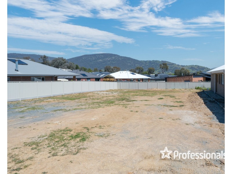 5 Mountain Circuit, Tangambalanga VIC 3691