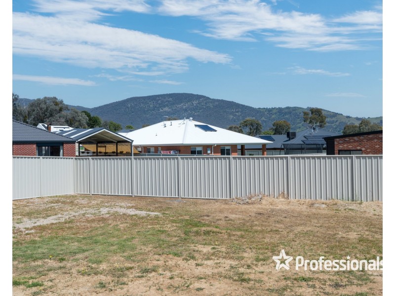 5 Mountain Circuit, Tangambalanga VIC 3691