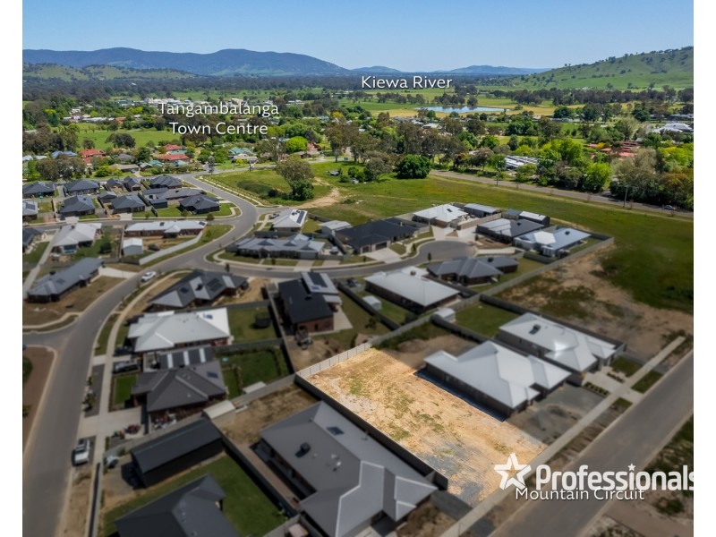 5 Mountain Circuit, Tangambalanga VIC 3691