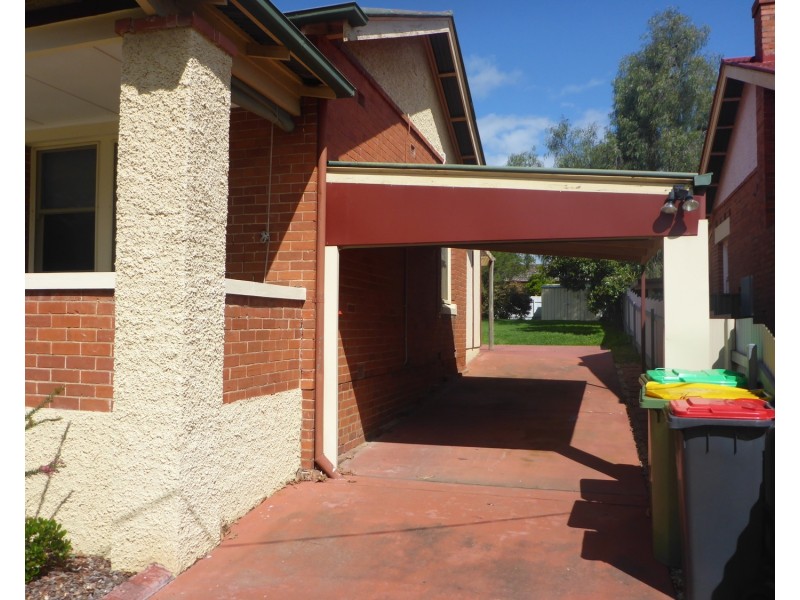 327 Mount Street, Albury NSW 2640