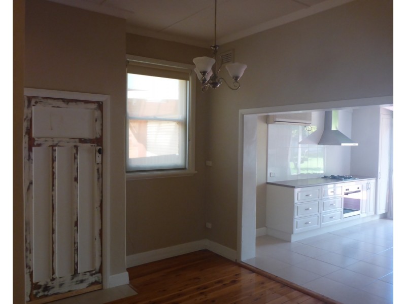 327 Mount Street, Albury NSW 2640