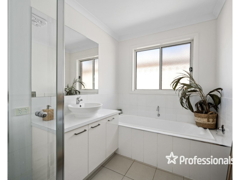 31 Victoria Cross Parade, Wodonga VIC 3690