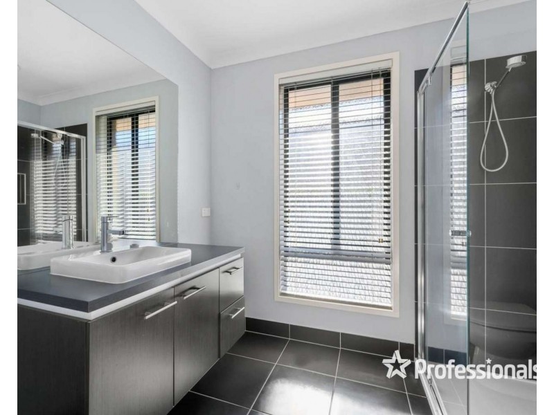 13 Toy Court, Wodonga VIC 3690