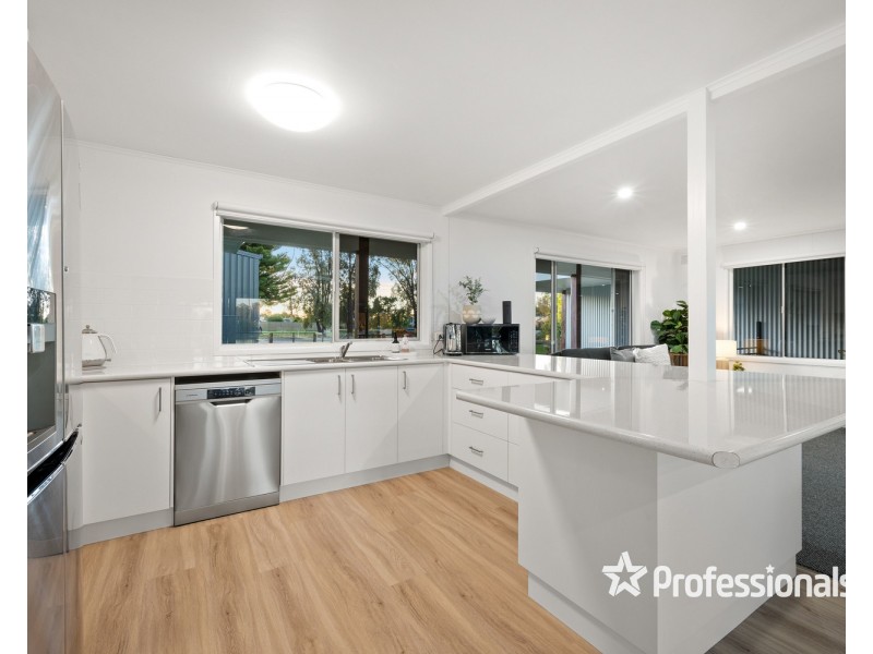 6 Bailey Street, Bundalong VIC 3730