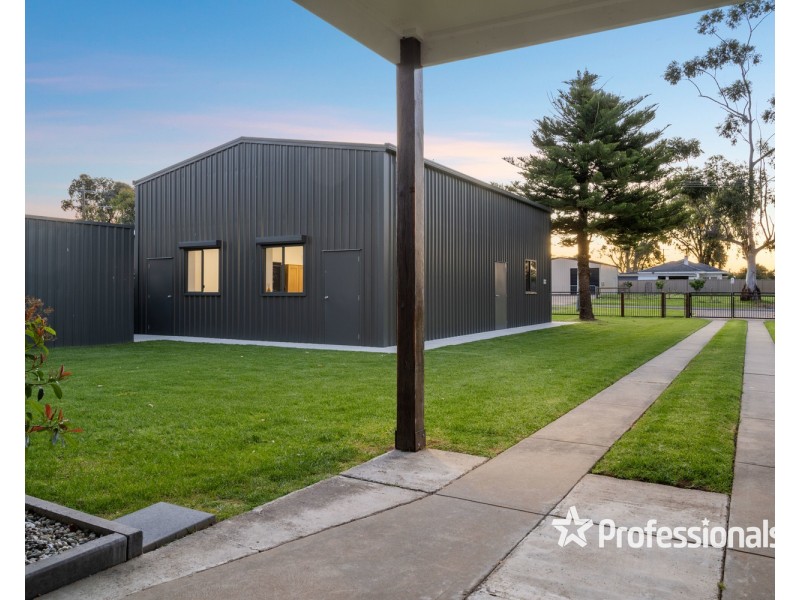 6 Bailey Street, Bundalong VIC 3730