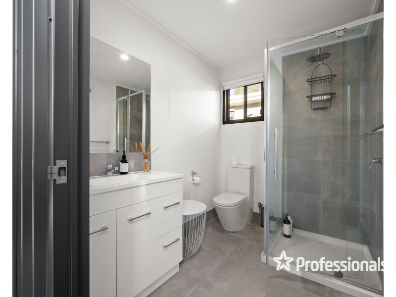 6 Bailey Street, Bundalong VIC 3730