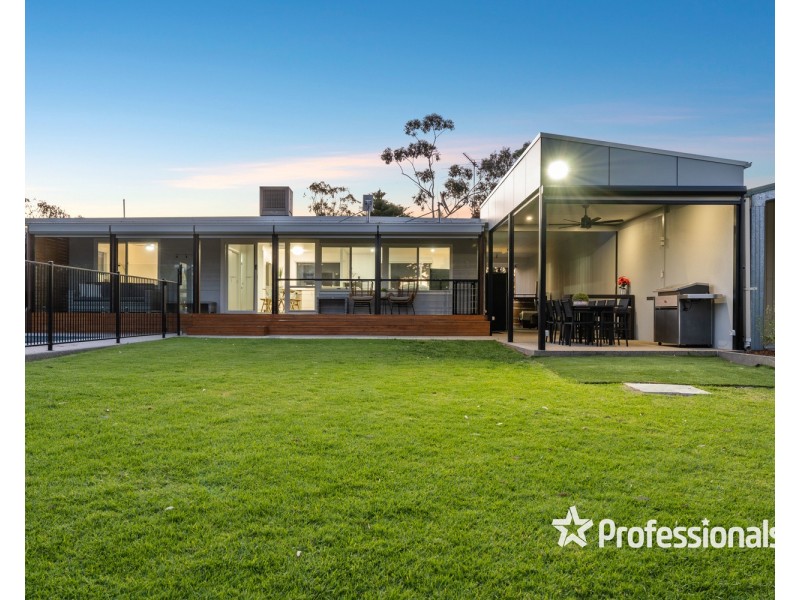 6 Bailey Street, Bundalong VIC 3730