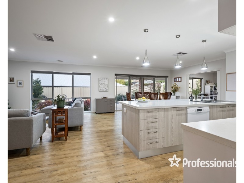 12 Krueger Street, Baranduda VIC 3691