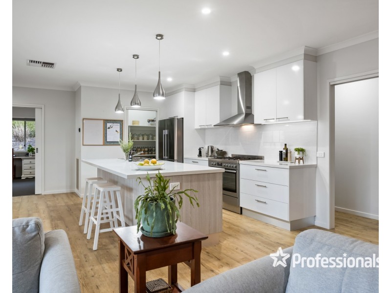 12 Krueger Street, Baranduda VIC 3691