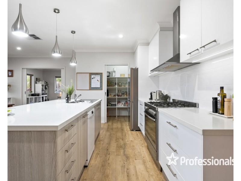 12 Krueger Street, Baranduda VIC 3691