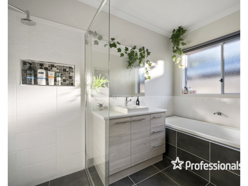 12 Krueger Street, Baranduda VIC 3691