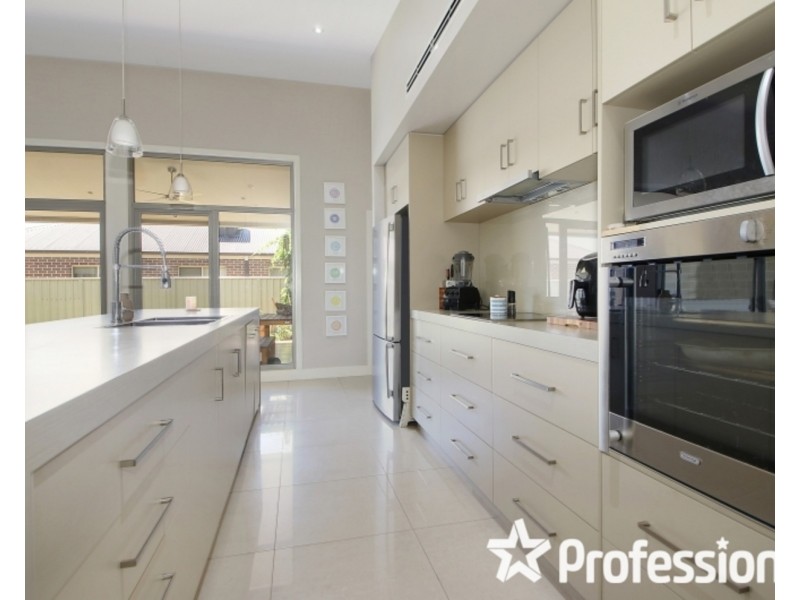 13 Derwent Way, Wodonga VIC 3690