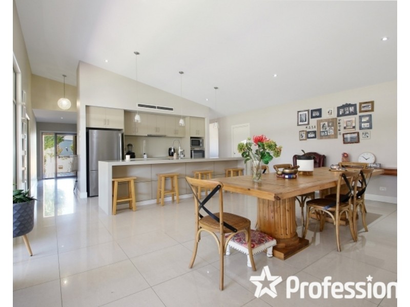 13 Derwent Way, Wodonga VIC 3690