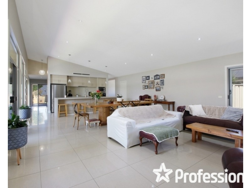 13 Derwent Way, Wodonga VIC 3690