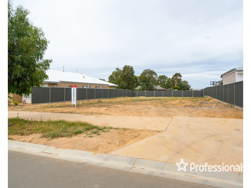 36 Peter Thomson Circuit, Yarrawonga VIC 3730
