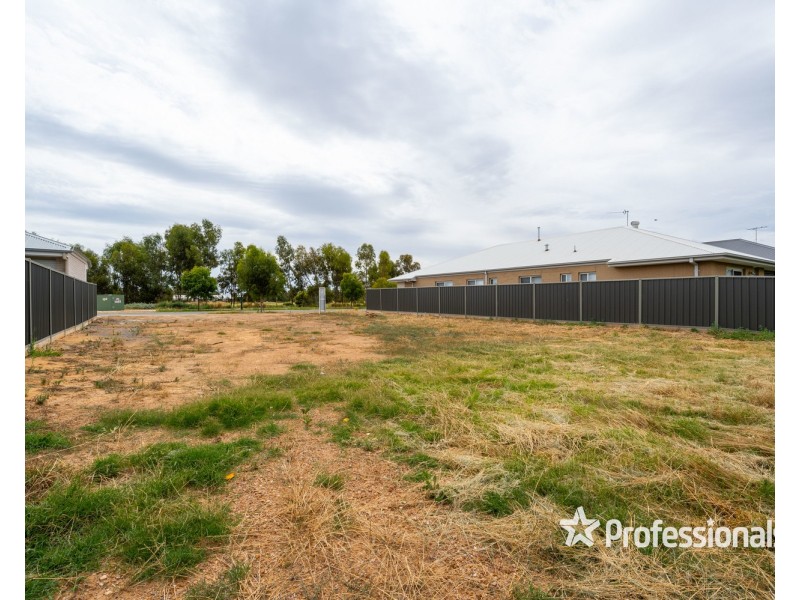 36 Peter Thomson Circuit, Yarrawonga VIC 3730
